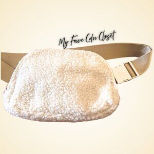 NEW Cream Sherpa Crossbody Belt Bag**Rose Gold buckles
